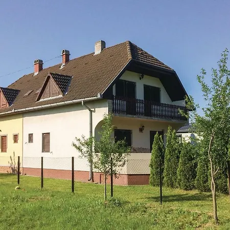 Three-bedroom Holiday In * Balatonfenyves